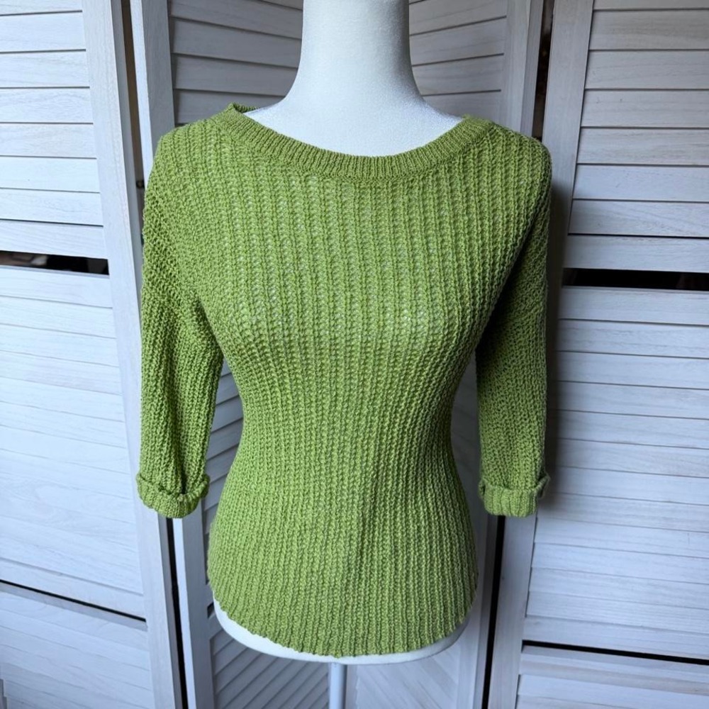 Vintage Y2K Green ribbed knit shirt with 3/4 sleeves